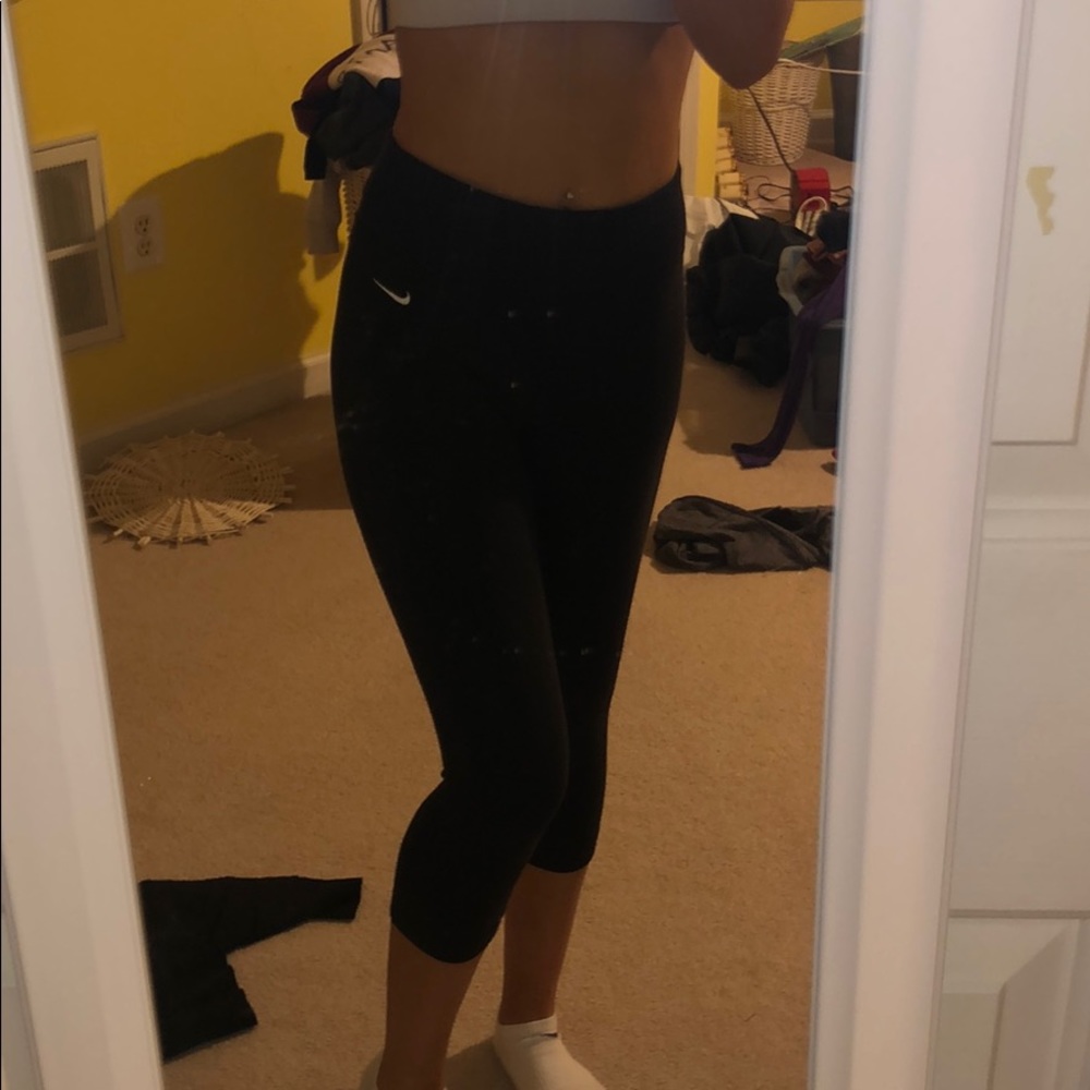 Black Nike Cropped Leggings Size: XS